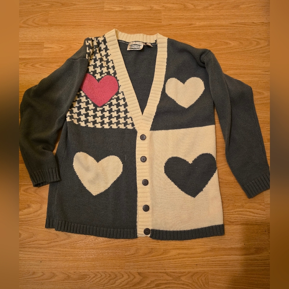 Vintage Colorblock Heart Cardigan Sweater - Charcoal & Cream with Pink Accent